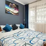 Peak 106 Apartment