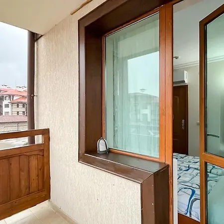 Peak 106 アパート *